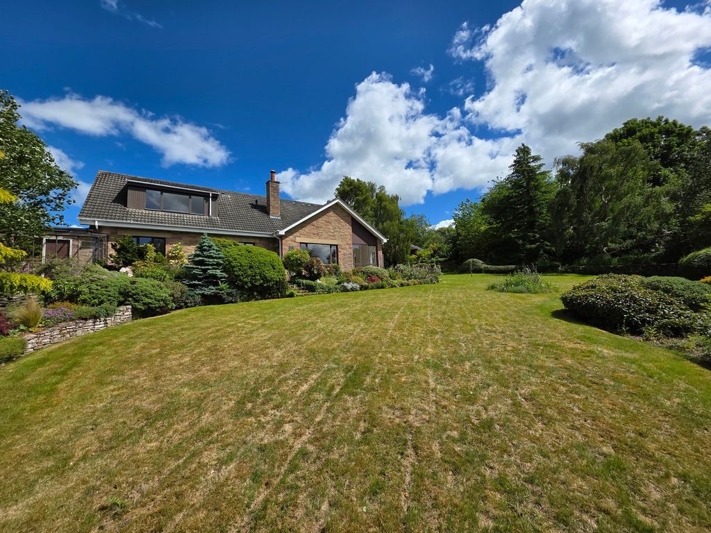 Property photo 1 of 39 Strathannan, Waverley Road, Melrose