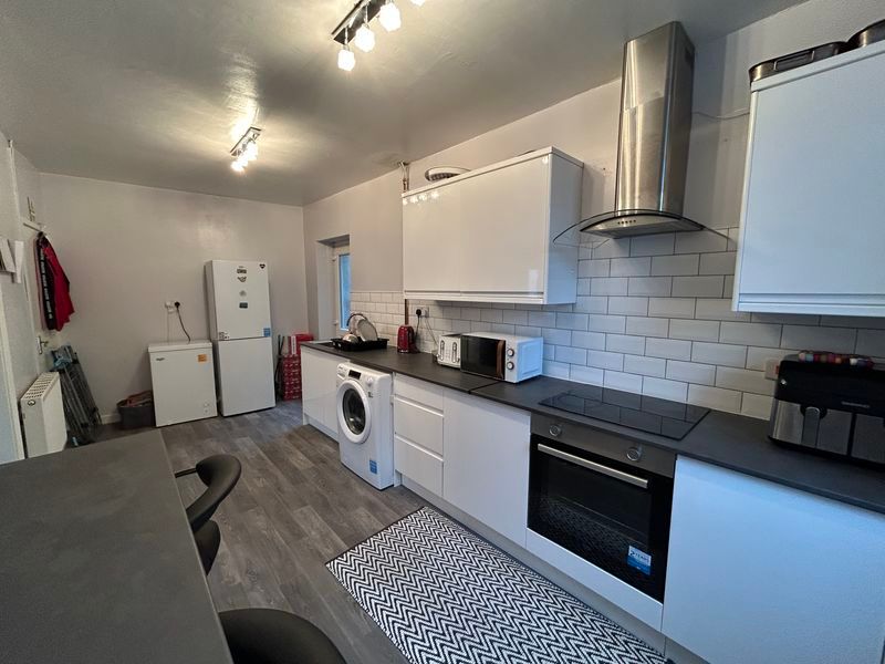 Property photo 2 of 11 Photo 2