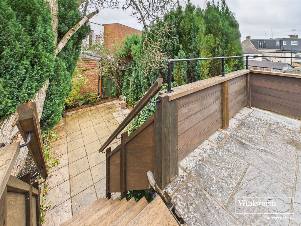 Property photo 3 of 9 Private Garden