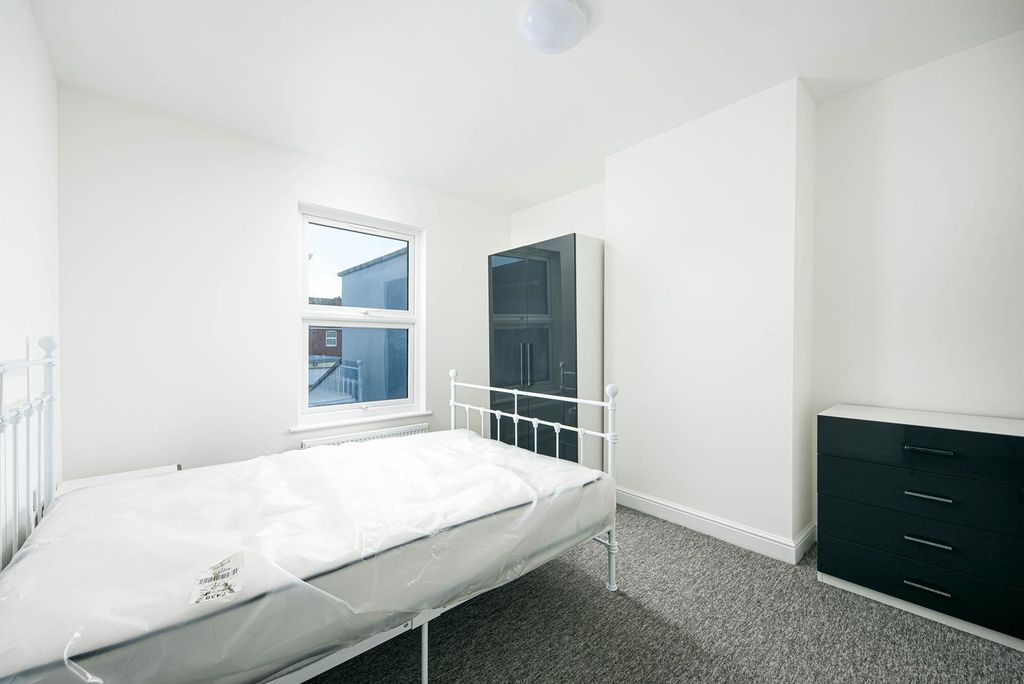 Property photo 1 of 11 Bedroom3.Jpg
