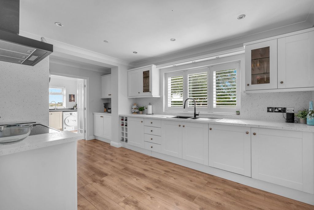Property photo 1 of 59