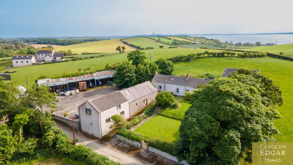 Property photo 1 of 55 037