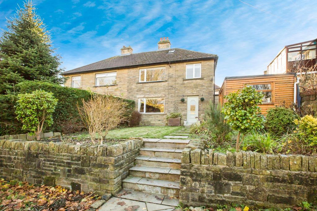 Property photo 1 of 17 Front