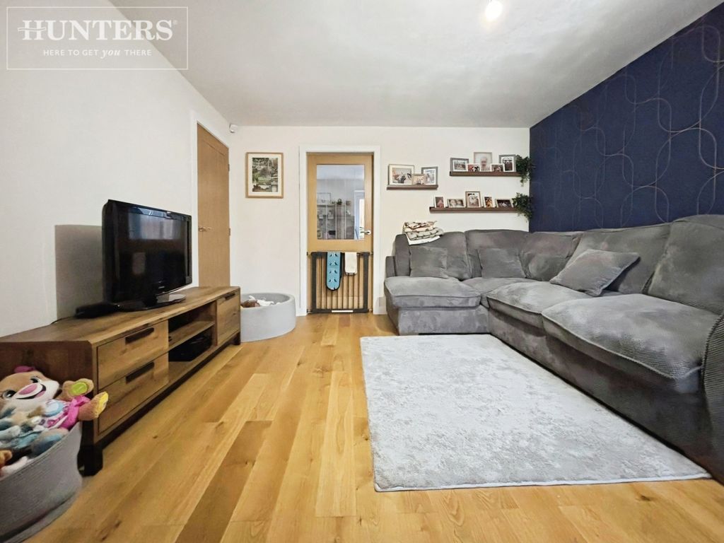 Property photo 3 of 16 Pbox-Img.Jpg