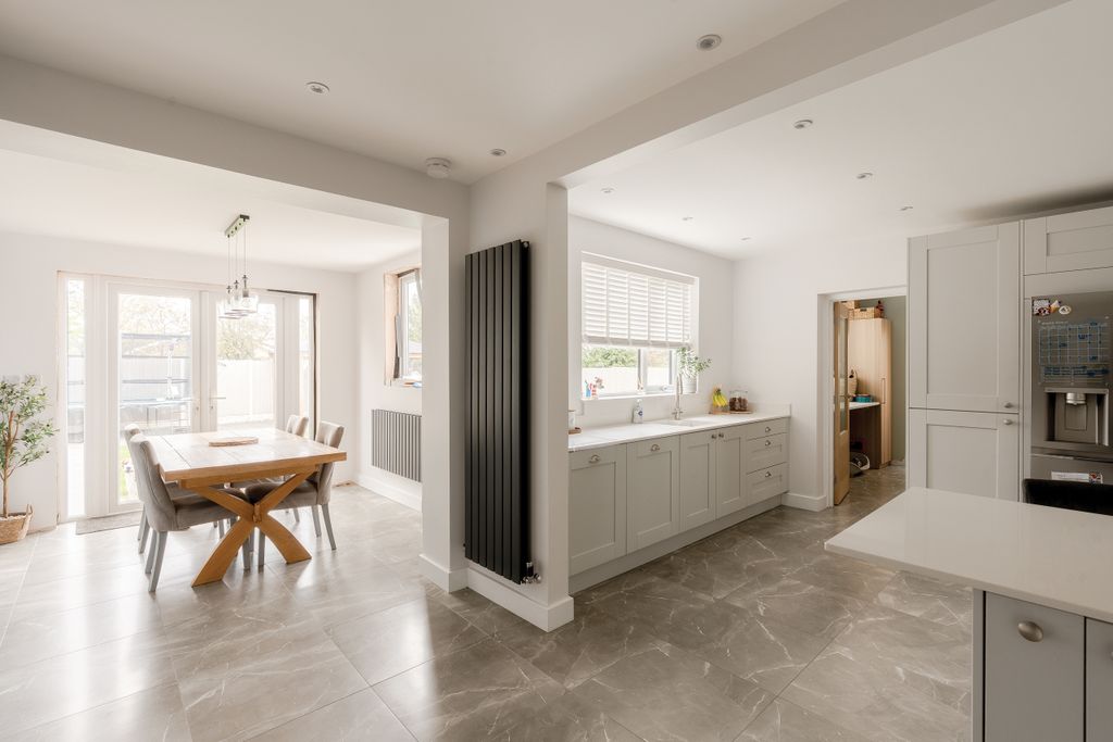 Property photo 2 of 26 9