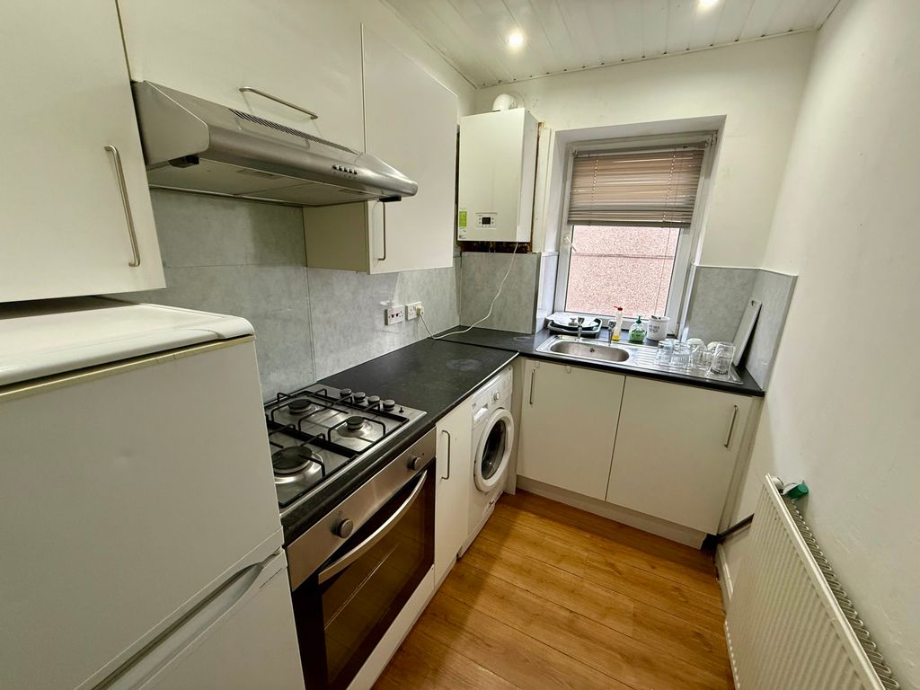 Property photo 3 of 5 3