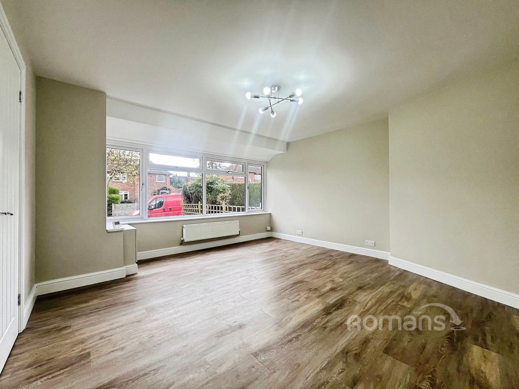 Property photo 3 of 13 Pbox-Img.Jpg