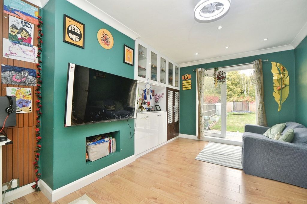 Property photo 2 of 18