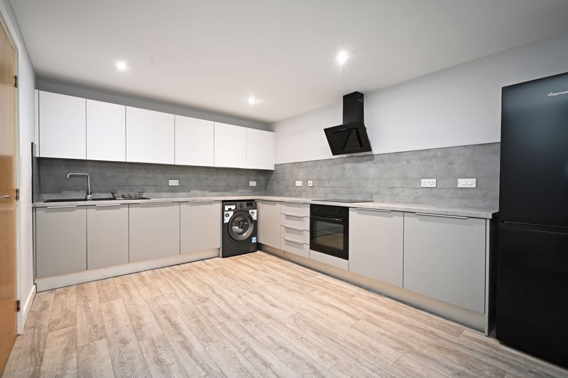 Property photo 3 of 10 Kitchen