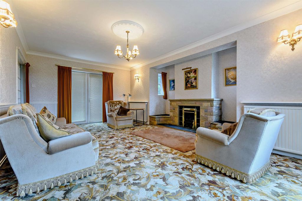 Property photo 3 of 22 8495291-Interior01-800.Jpg