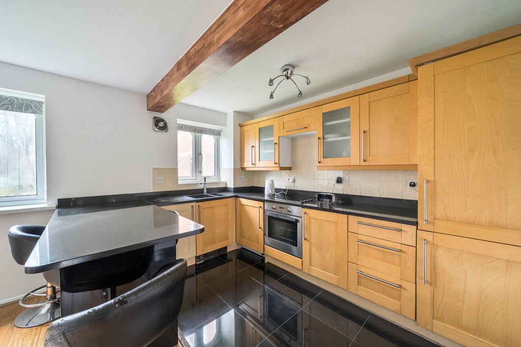 Property photo 1 of 13 1417742-6-6995A19...