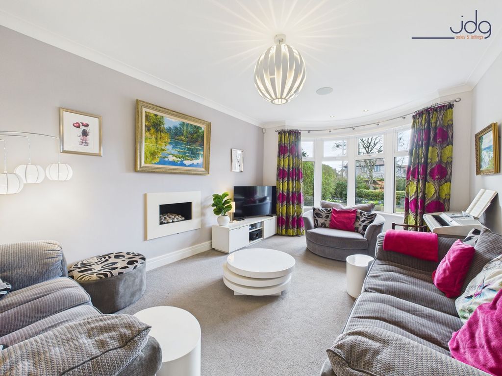 Property photo 3 of 23 Living Room