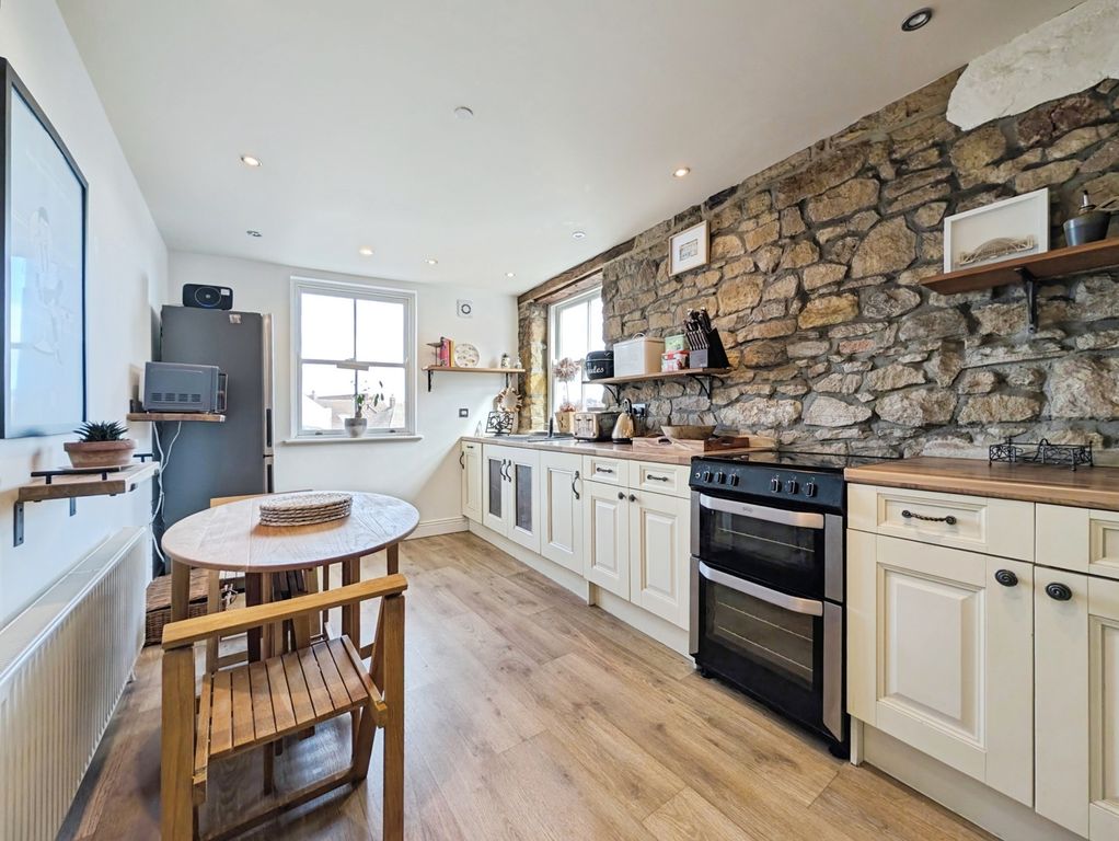 Property photo 3 of 18 Pbox-Img.Jpg