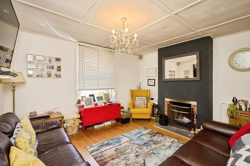 Property photo 2 of 22
