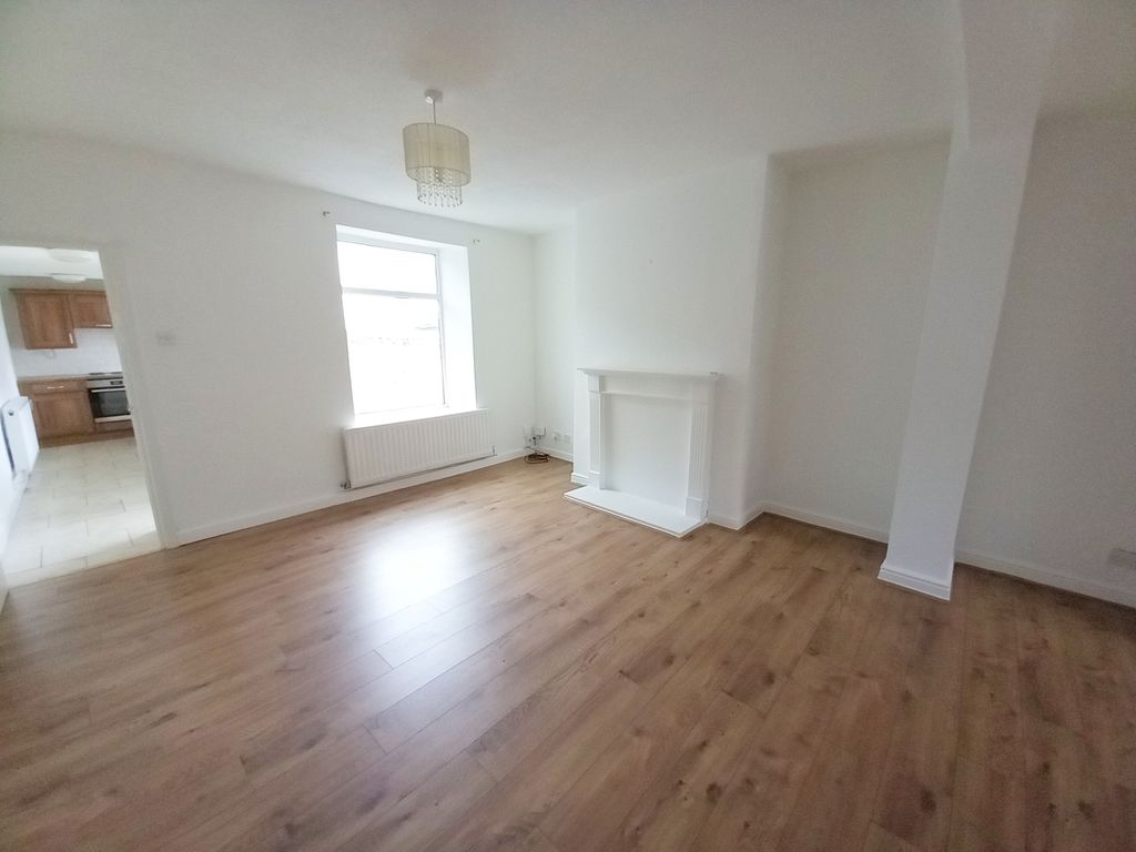 Property photo 3 of 8 Dining Room