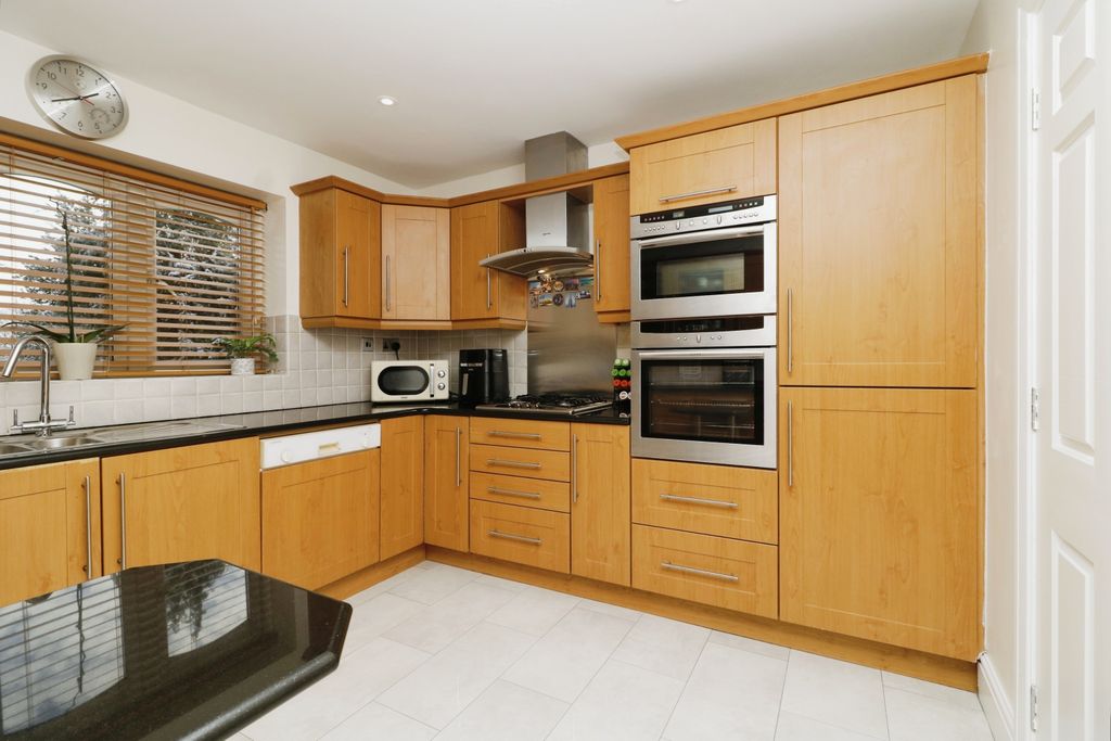 Property photo 2 of 18 Photography