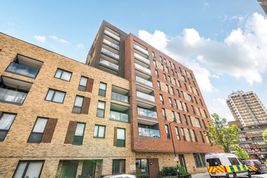 Property photo 2 of 18 1457700-1-6A031c2...