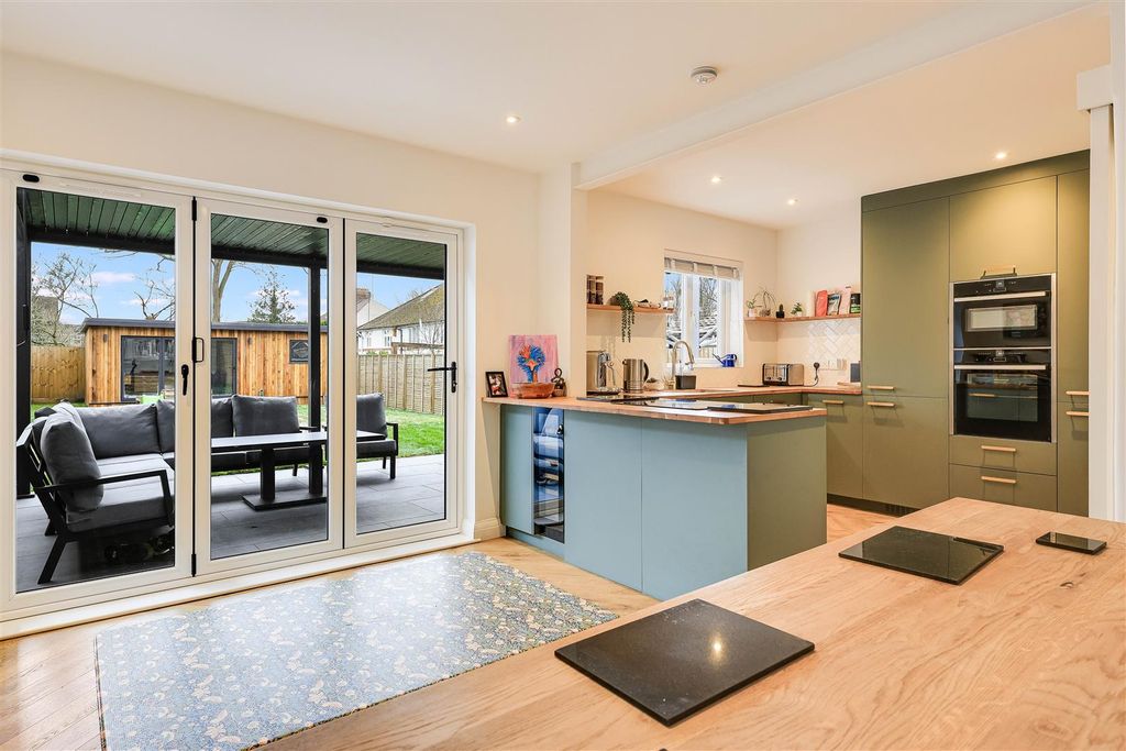 Property photo 3 of 27 Img (16).Jpg