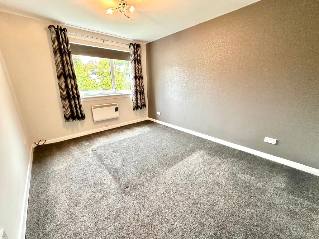 Additional image 9 of 3 bed flat to rentBankholm Place, Busby, Glasgow G76