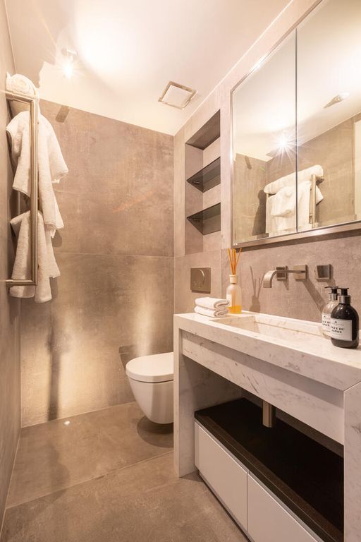 Property photo 3 of 4 Bathroom