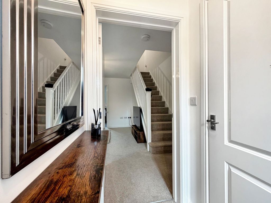 Property photo 3 of 24