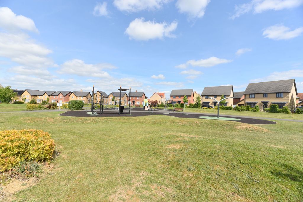 Additional image 26 of 3 bed semi-detached house for saleGale Drive, Biggleswade SG18