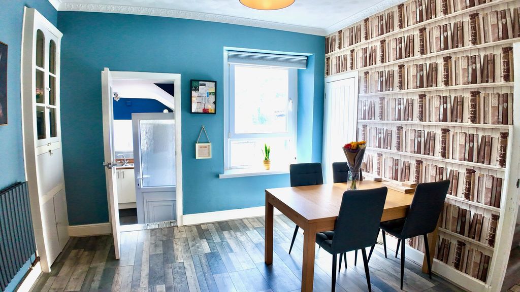 Property photo 3 of 23