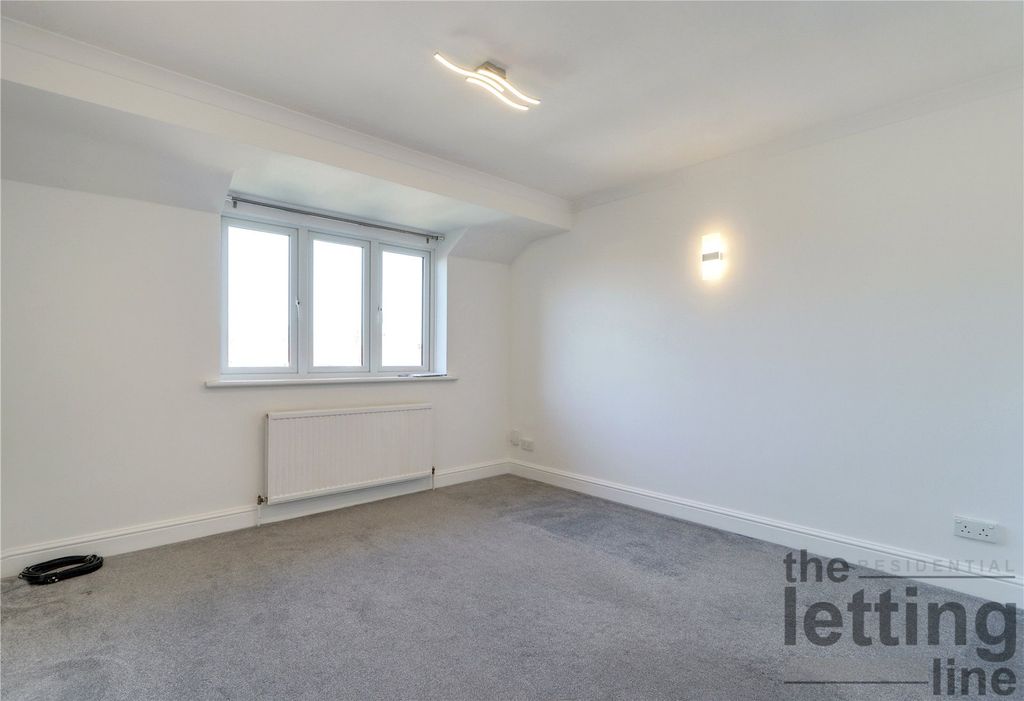 Property photo 2 of 11 Picture No. 27