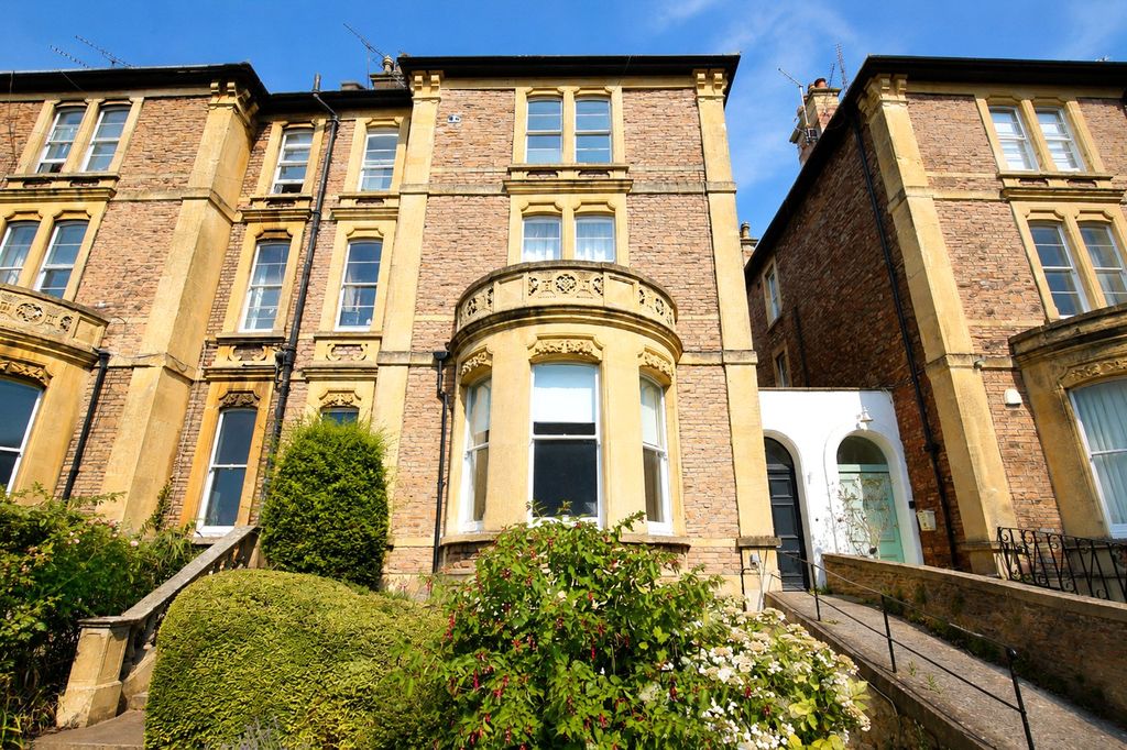 Property photo 2 of 12 Picture No. 14