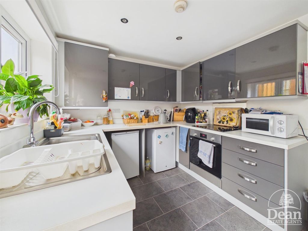 Property photo 3 of 15