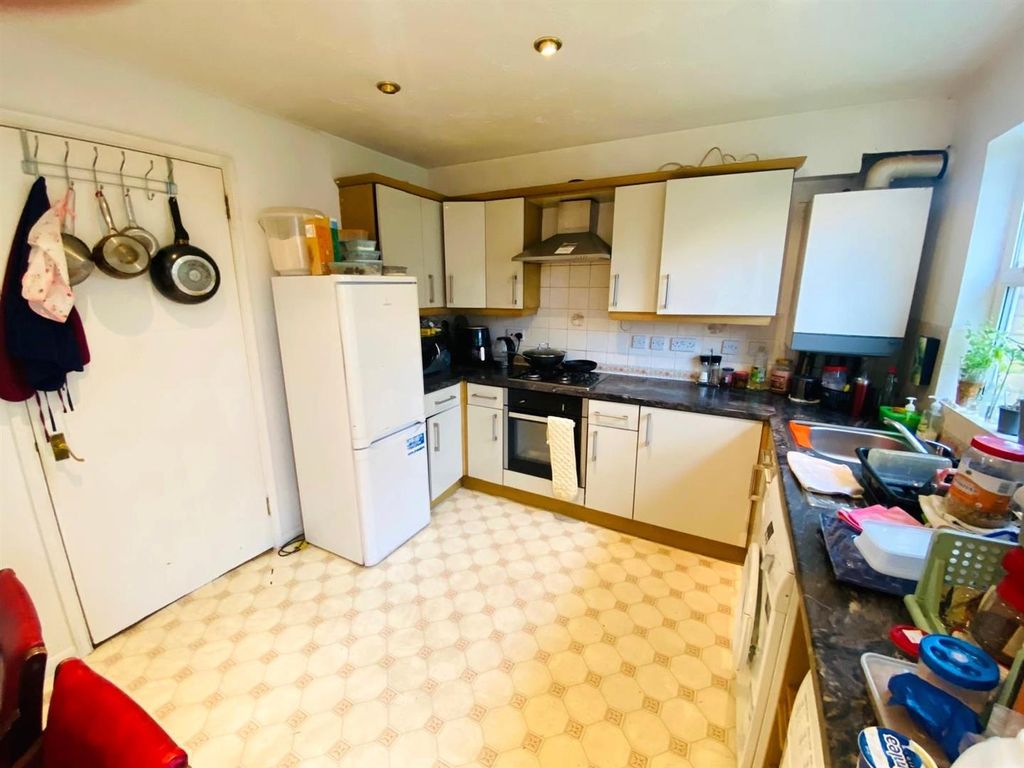 Property photo 3 of 8 Kitchen/Diner