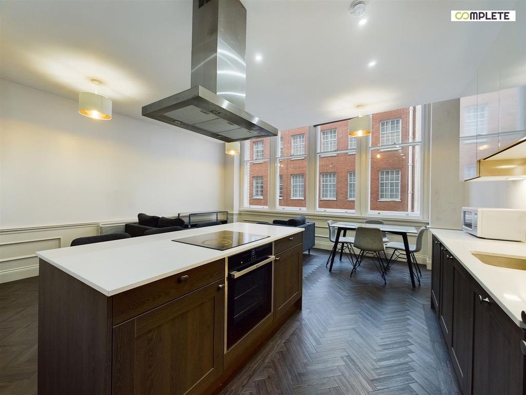 Property photo 3 of 16 Cam01231G0-Pr0028-Still011.Jpg