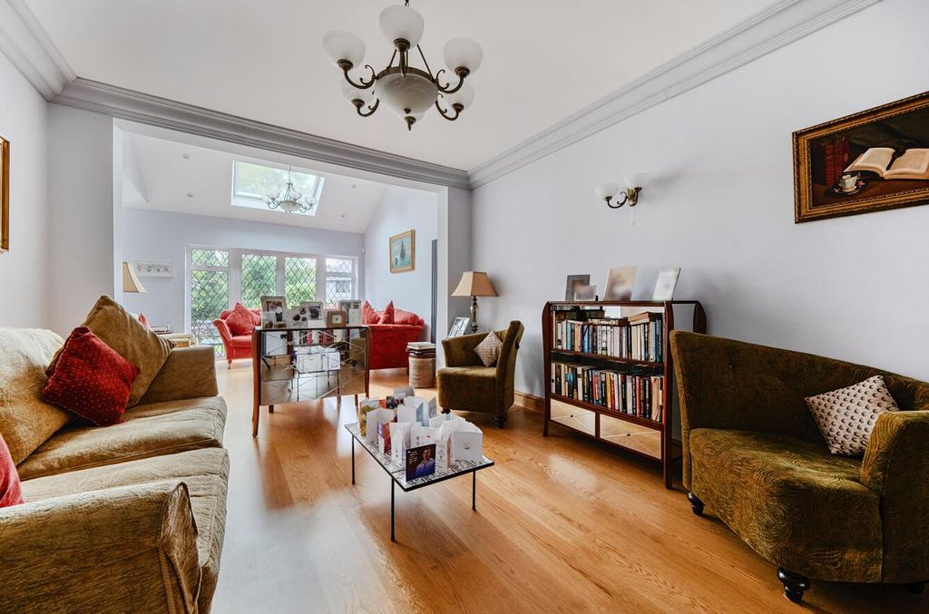 Additional image 8 of 5 bed property for saleCanons Drive, Edgware HA8