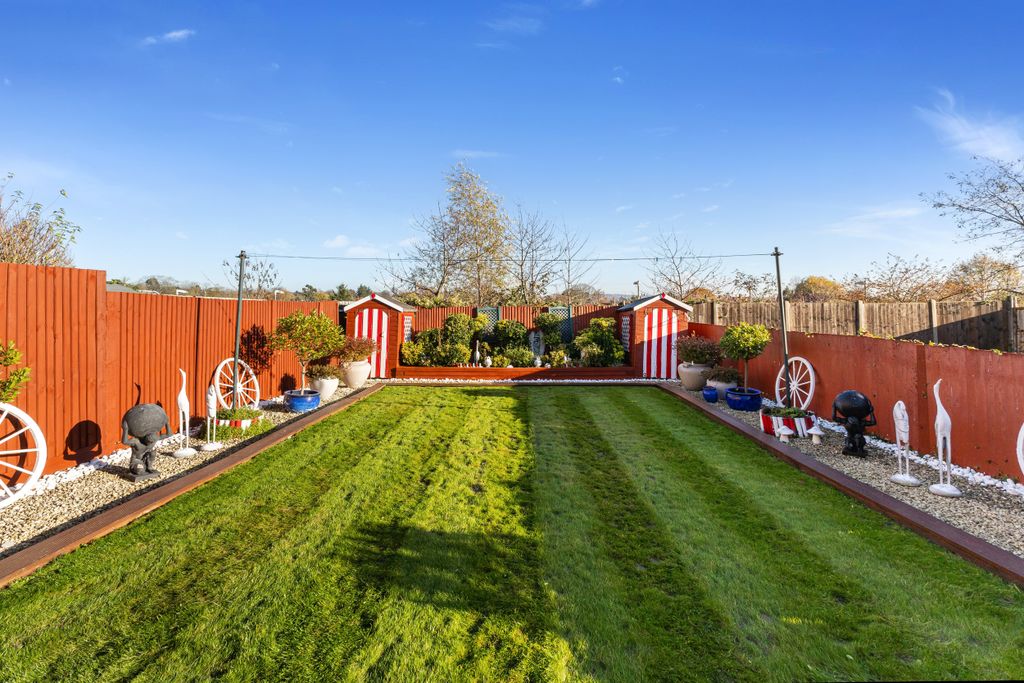 Property photo 3 of 25