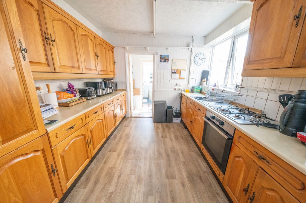 Property photo 3 of 12 Photo 10