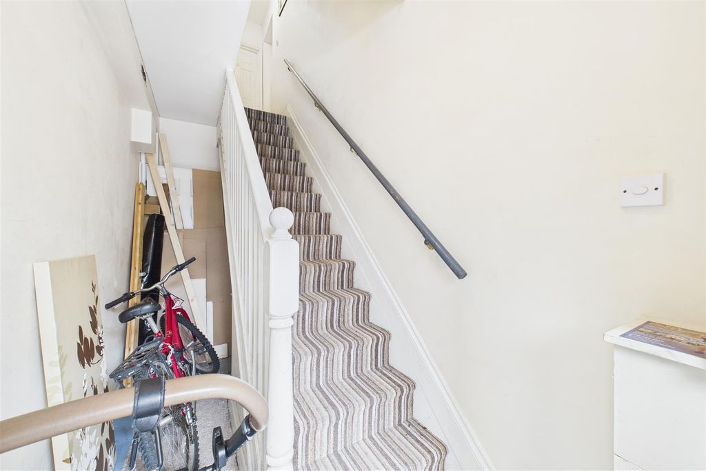 Property photo 3 of 20 Flat B, 284, Gloucester Road, Horfield, Bristol Bs