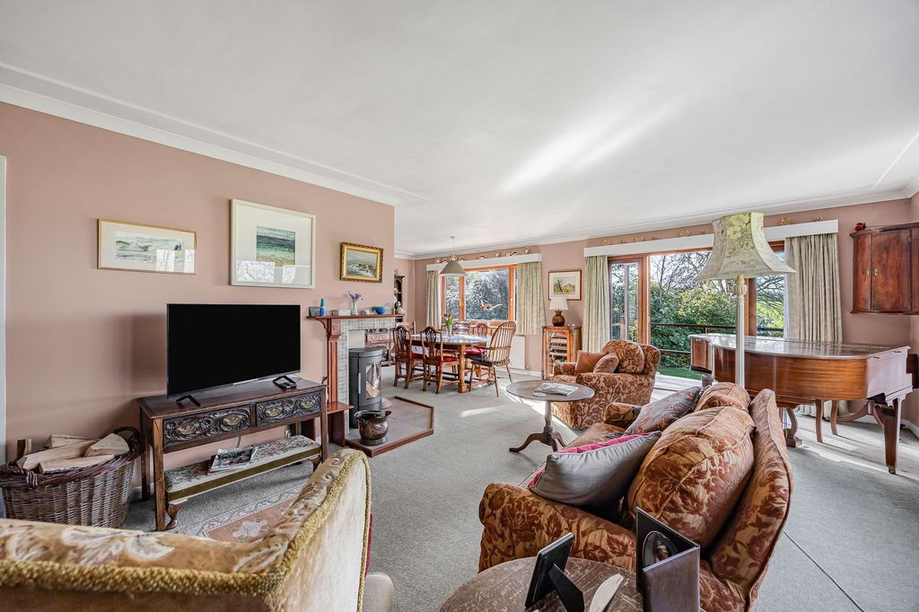 Property photo 3 of 20