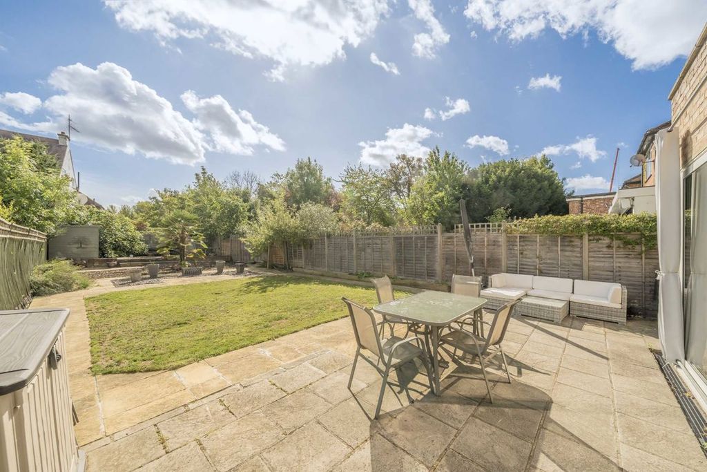 Property photo 3 of 10