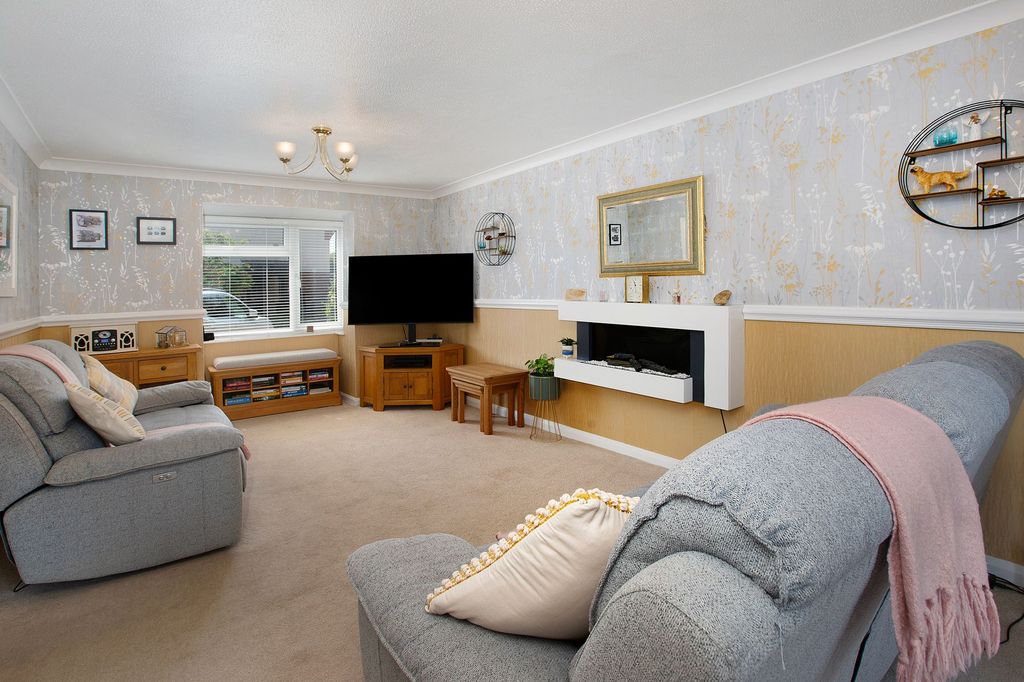 Property photo 3 of 24