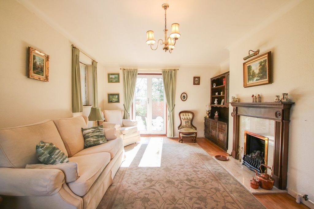 Property photo 2 of 11