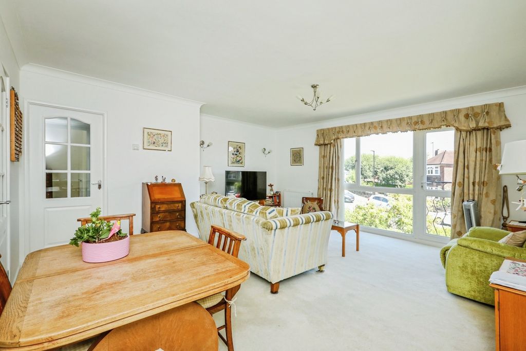Property photo 1 of 16 Pbox-Img.Jpg