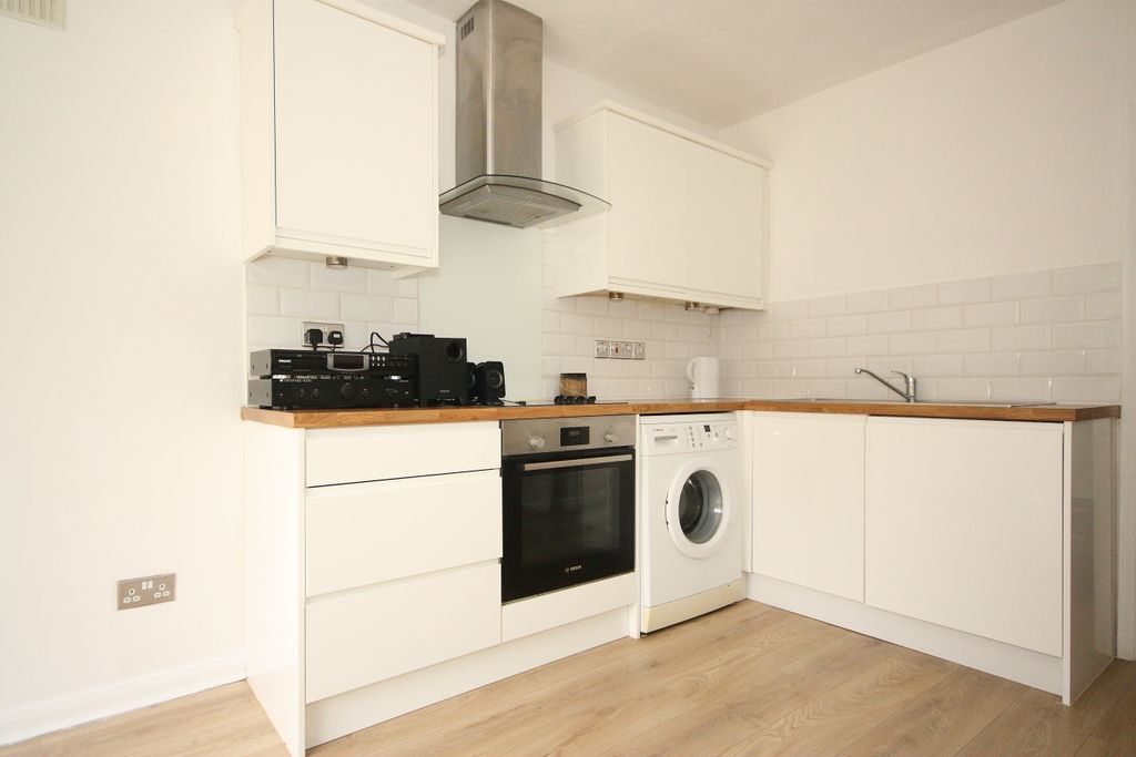 Property photo 3 of 6 Open Plan Kitchen