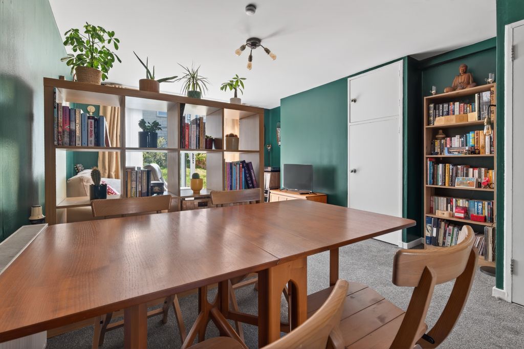Additional image 7 of 2 bed flat for saleOxgangs Street, Edinburgh EH13