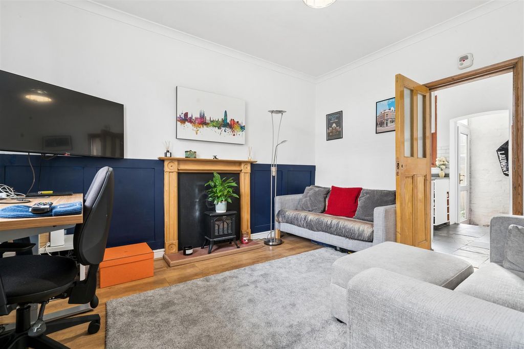 Property photo 2 of 10 48 Coteford Street, London, Sw17 8Ny Reception 1.J