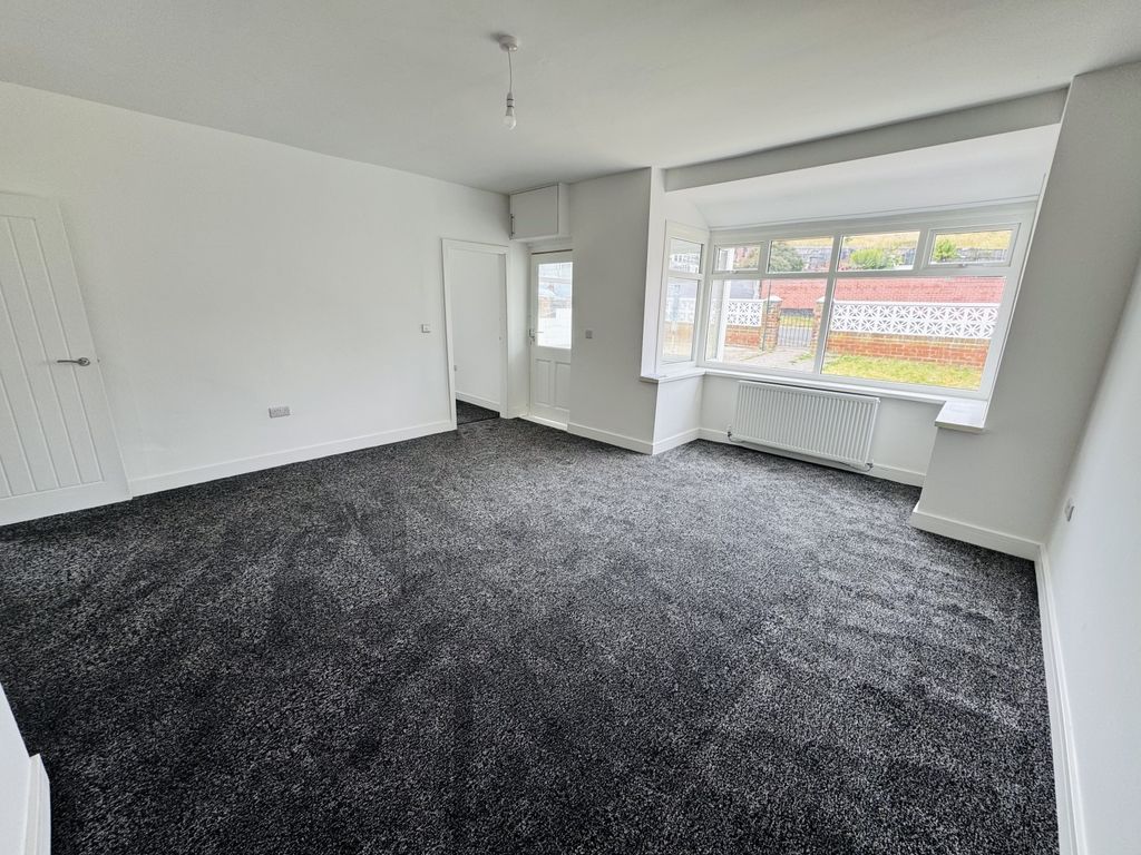 Property photo 3 of 11 Img_0310