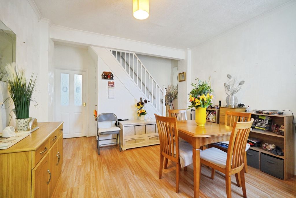 Property photo 3 of 19 Dining Room