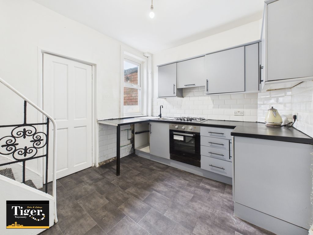 Property photo 3 of 7 Cam03440G0-Pr0514-Still003