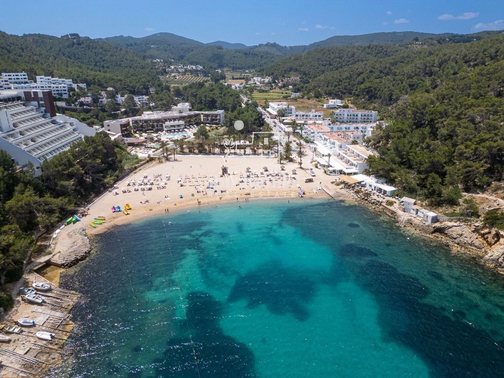 Property photo 1 of 5 Finca With Permit And Exclusive Project In Northern Ibiza
