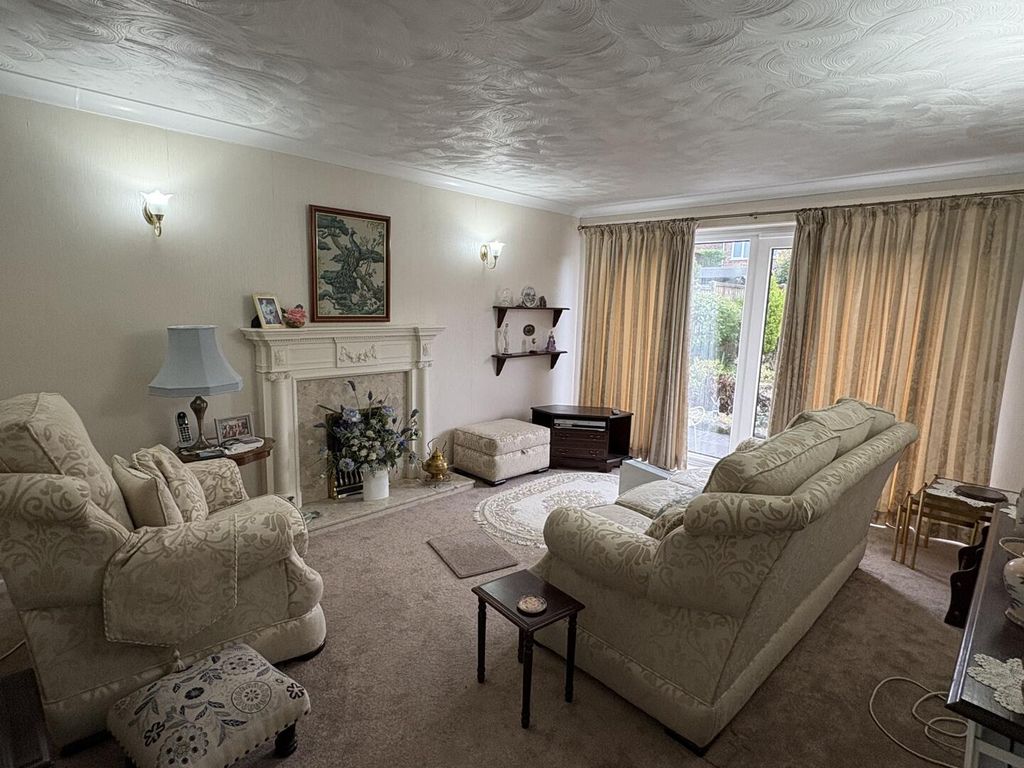 Property photo 3 of 10 Living Room