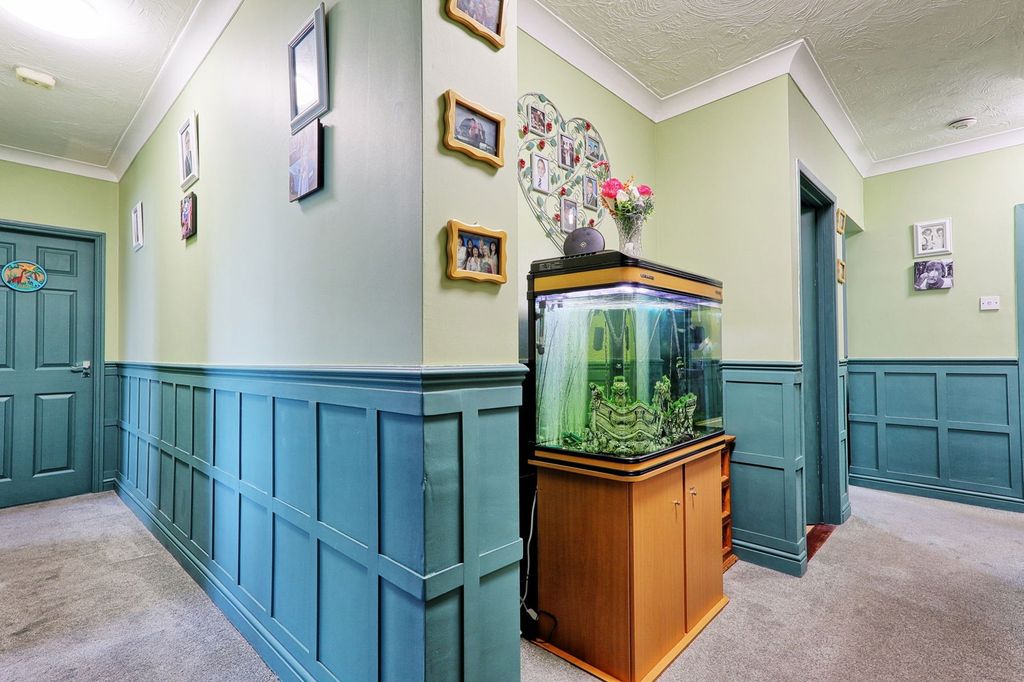 Property photo 3 of 48
